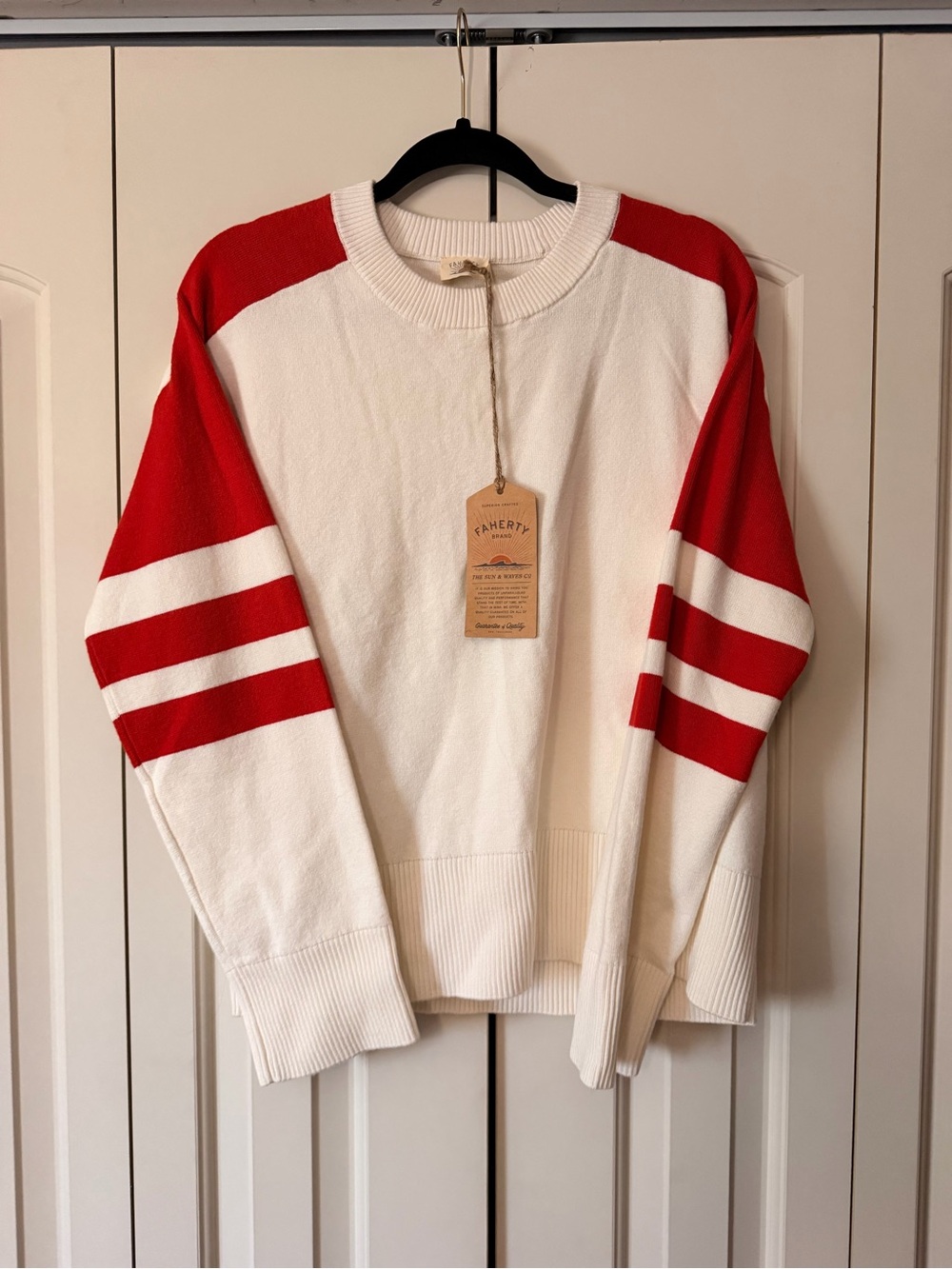 Faherty NWT Cream Crewneck Sweater with Red Sleeve Stripes